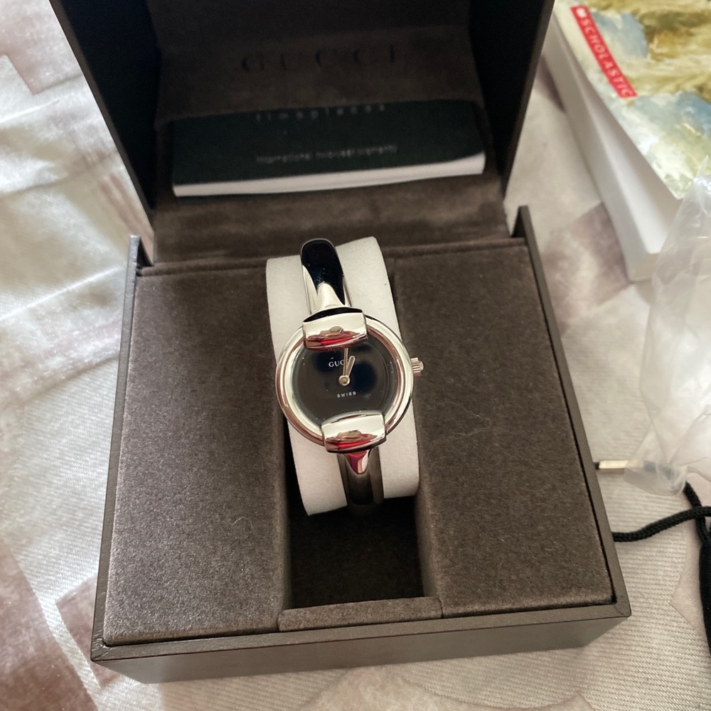 Gucci Bangle Bracelet Watch